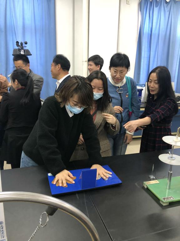 天津市物资贸易学校来理学院考察调研